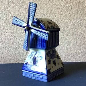 Hand-painted, Windmill Music box Delft